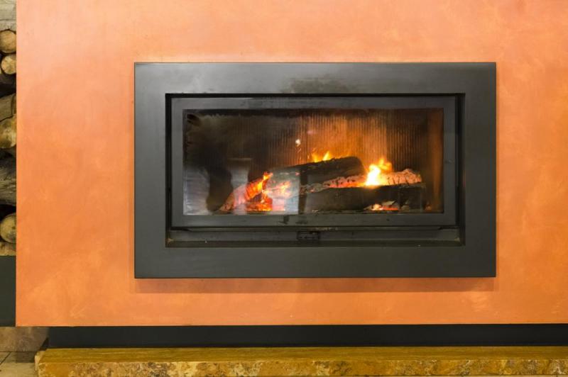 Le foyer &agrave; gaz : avantages et conseils pour un chauffage moderne